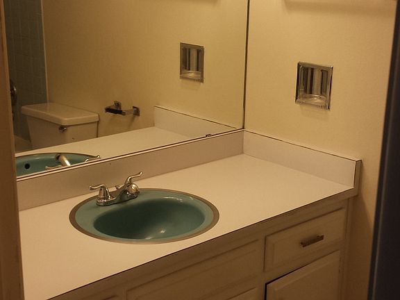 3rd image of 6209 Topke Pl NE