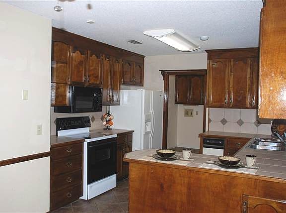 3rd image of 107 Fieldbrook Dr