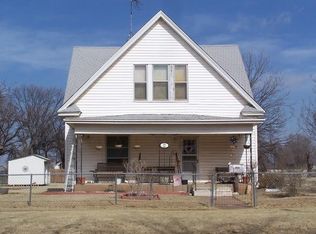 302 Illinois Ave, Chickasha, OK 73018