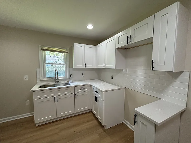 1470 Donovan St — Photo 2