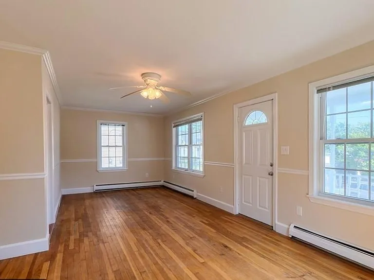 142 E Meadow Rd — Photo 15
