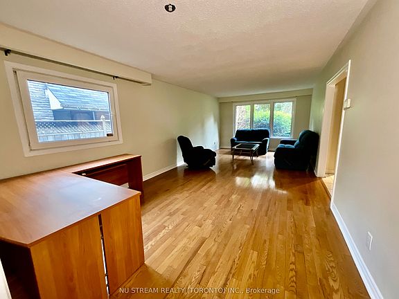 5th image of 45 Emmeloord Cres