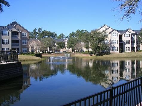 3rd image of 13810 N Sutton Park Dr #623