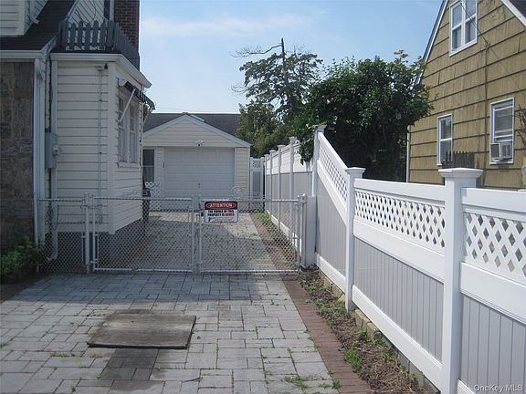 3rd image of 2618 Natta Boulevard