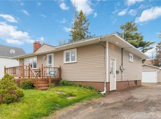 29 8th St, Moncton, NB E1E 3E6