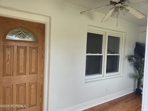 3rd image of 610 Chestnut Street
