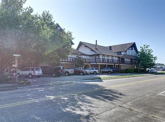 3rd image of 2305 Cleary Ave