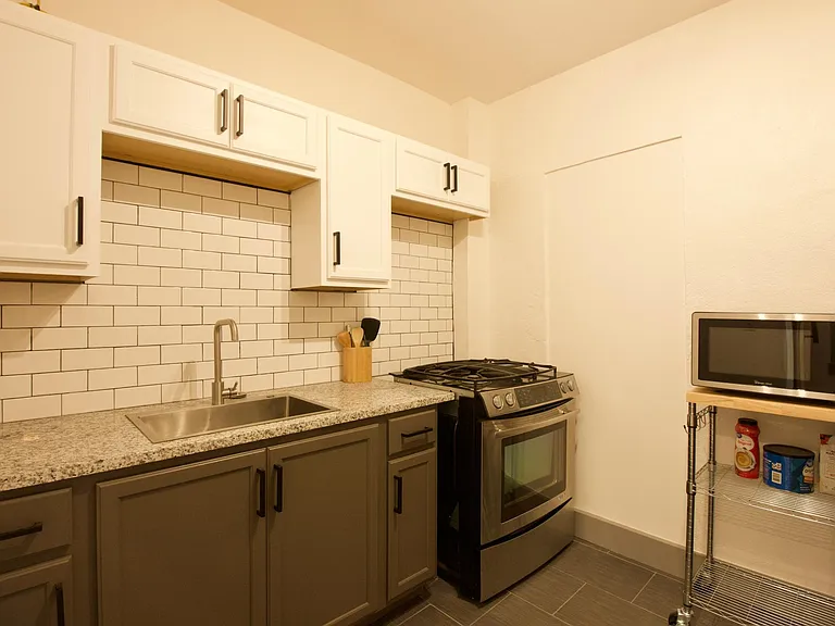 417 S Madison Ave #E — Photo 10