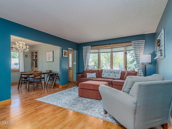 5th image of 1529 Chestnut Pl