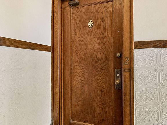 3rd image of 992 Dayton Ave APT 2