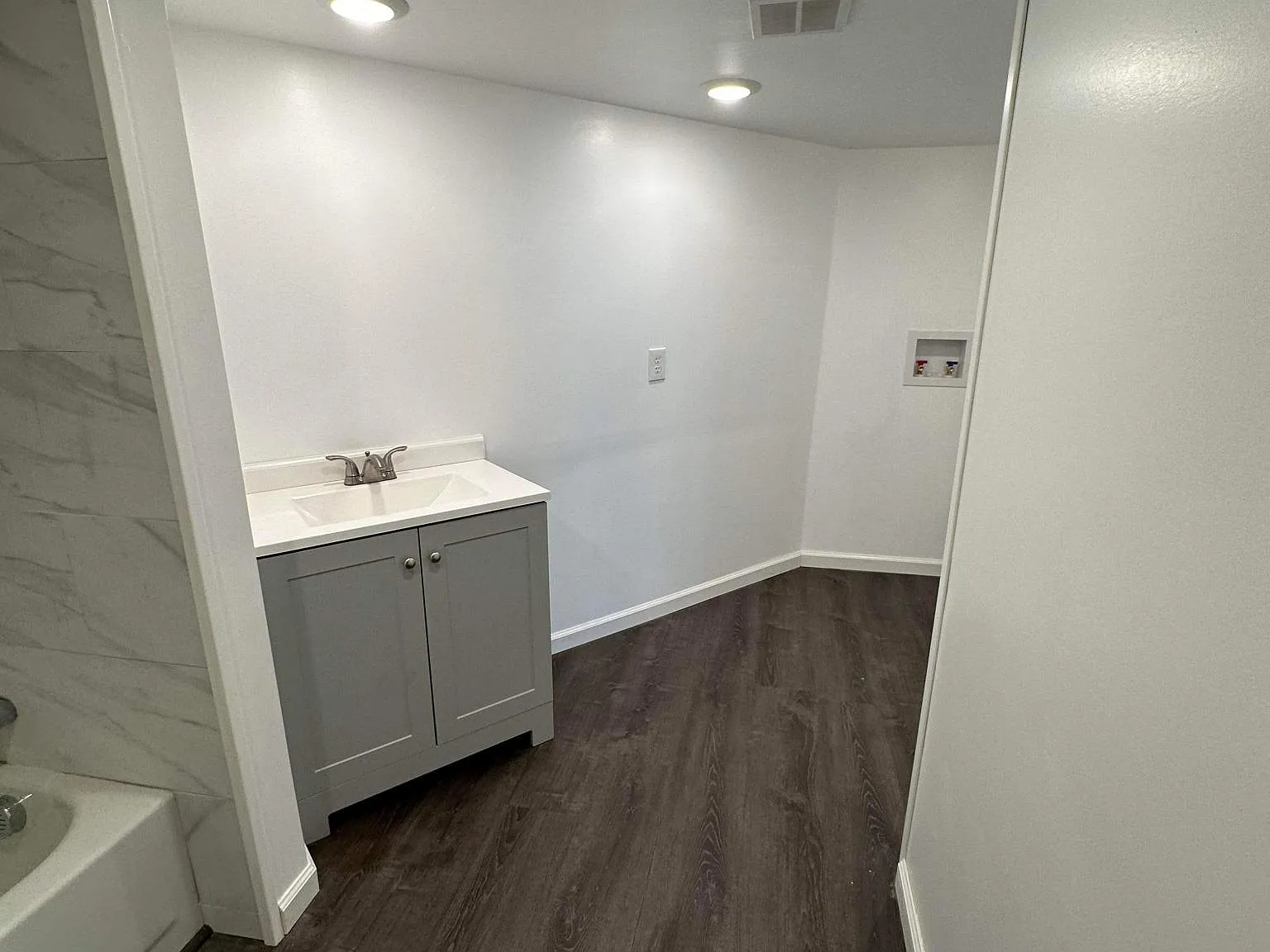 107 S Roberts Rd — Photo 1
