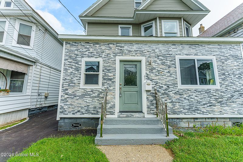 4th image of 43 Snowden Avenue