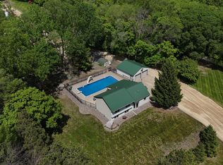 2511 Carver Ave E, Maplewood, MN 55119