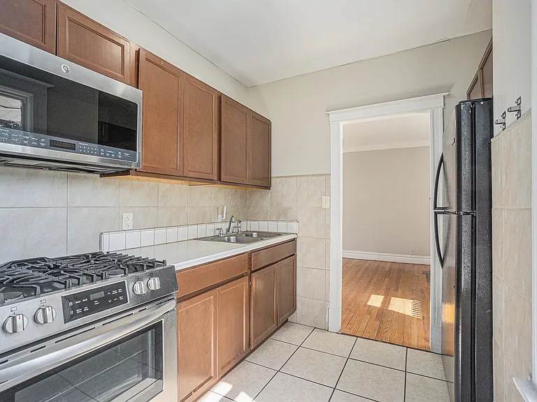 258 Capital Ave NE #6 — Photo 1