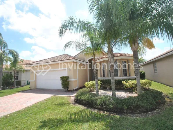 9496 Lago Dr, Boynton Beach, FL 33472