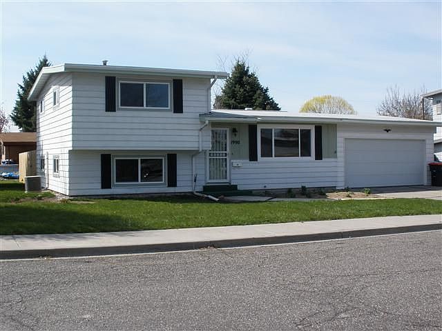 1st image of 1990 Sherry Dr