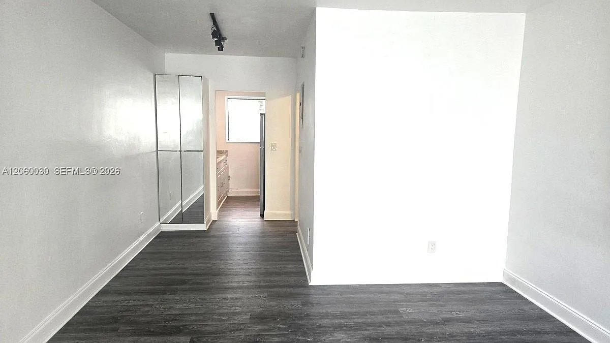 The William Lee Condo — Photo 1