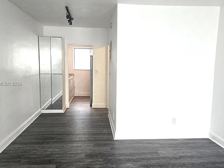 7720 Harding Ave #9 — Photo 1