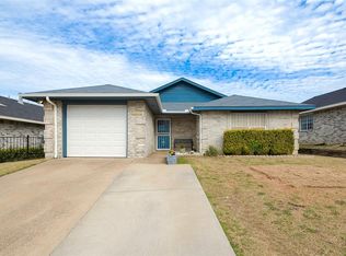 4545 Posada Dr, Dallas, TX 75211