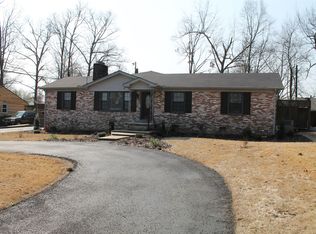 1913 Bel Aire Dr, Tullahoma, TN 37388