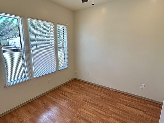5th image of 1050 E Ave