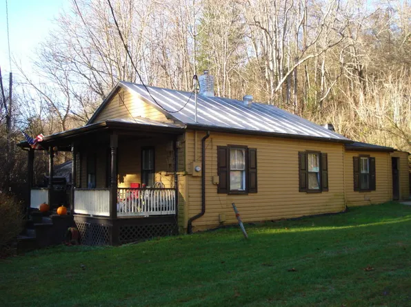 17 W Oaks Dr, Lexington, VA 24450