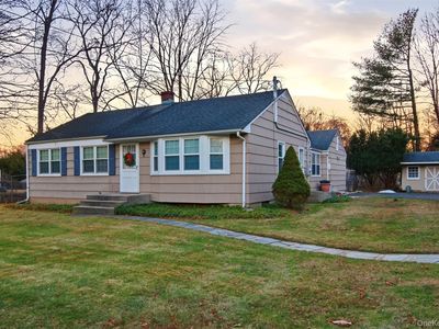 10 Catalpa Lane, Stony Brook, NY, 11790
