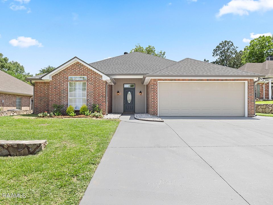 1st image of 707 Burlington Cir