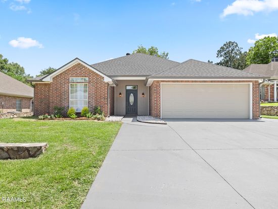 707 Burlington Cir, Broussard, LA 70518