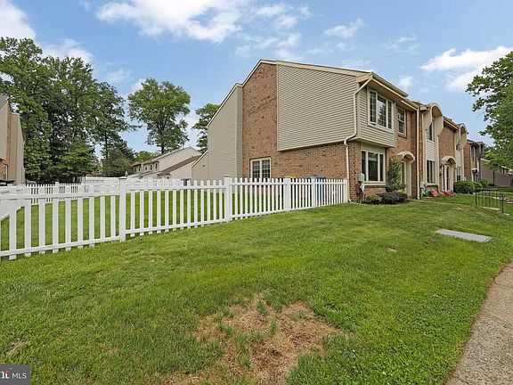 4th image of 1109 Sheffield Ct