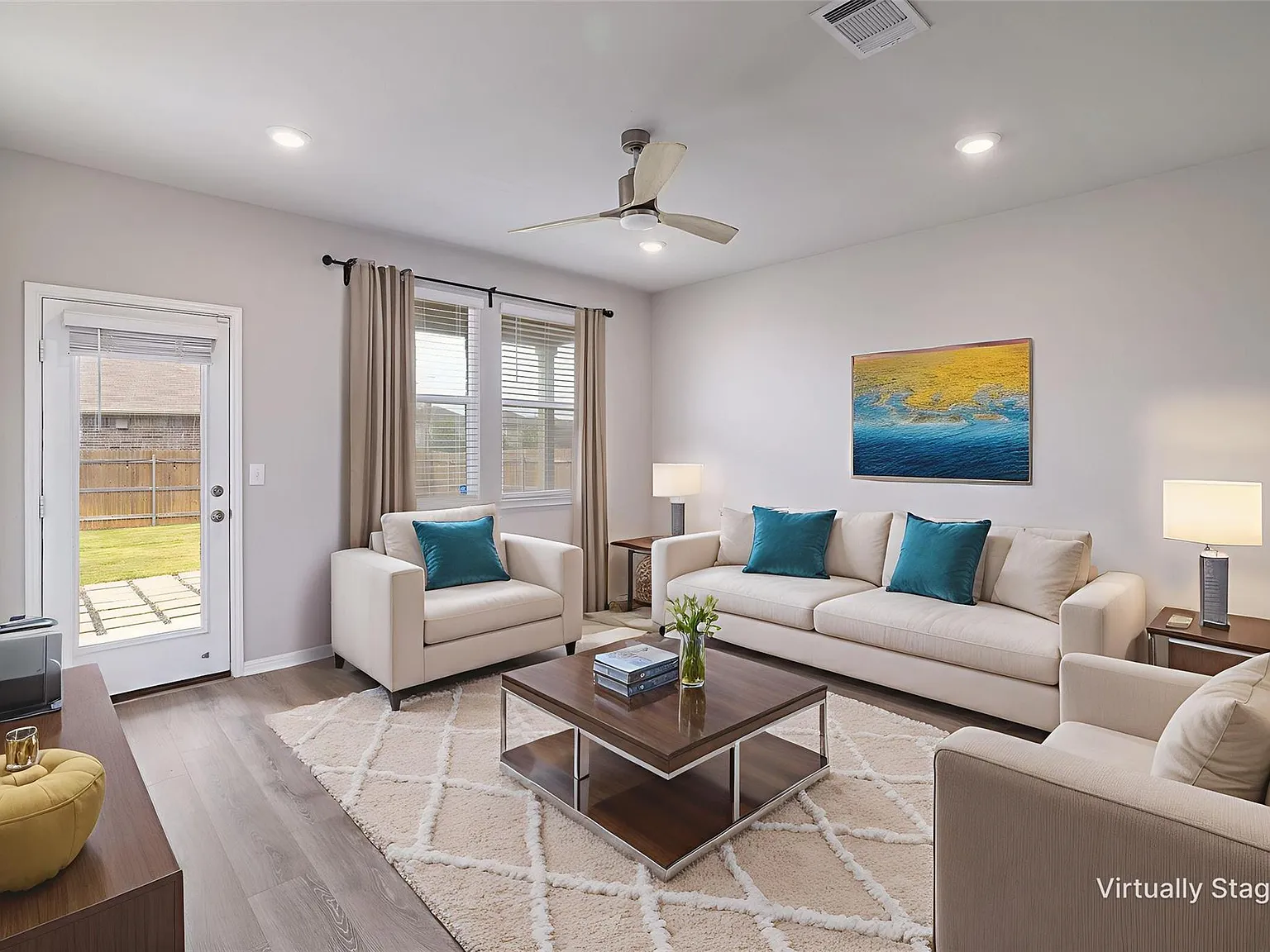 5 bed, 3.0 bath, 2624 sqft, $2,600 — Photo 2