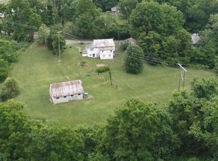 280 Riverview Rd, Irvine, KY 40336