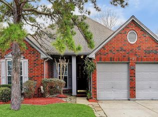 1005 N Sunset Dr, Pearland, TX 77581