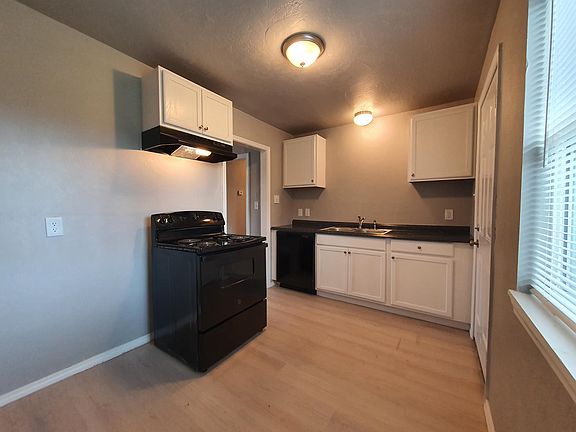 2nd image of 2128 Churchill Pl