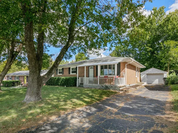 373 Peachtree Rd, Lexington, KY 40509