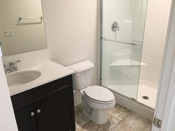 3rd image of 15770 Begonia Ave