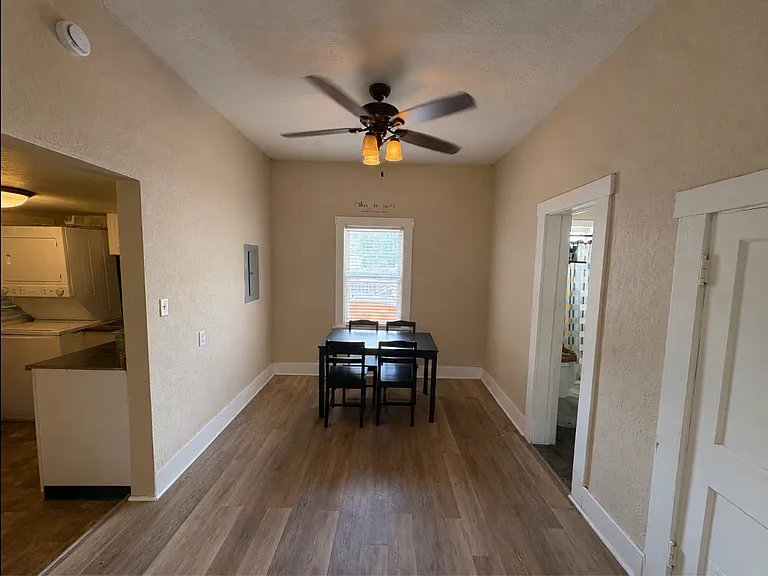 412 S 10th St #1 — Photo 1