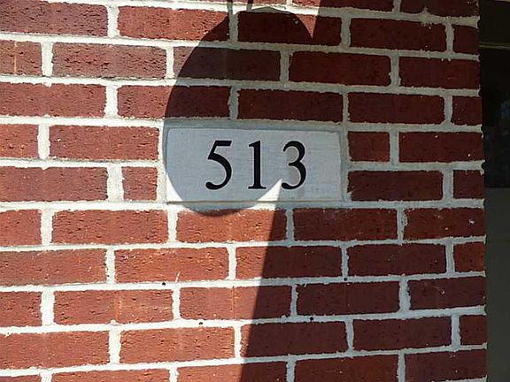 2nd image of 513 N Park Ave