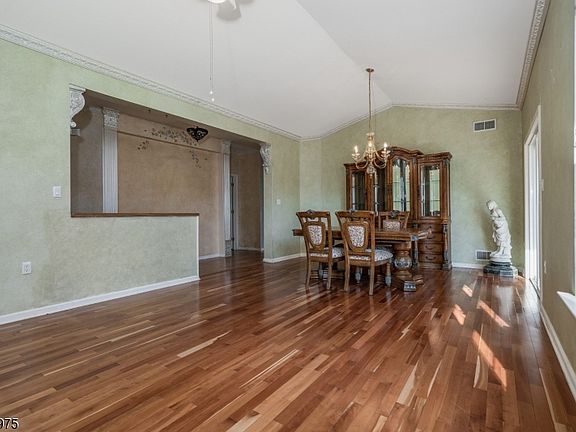 5th image of 24 Stafford Ln