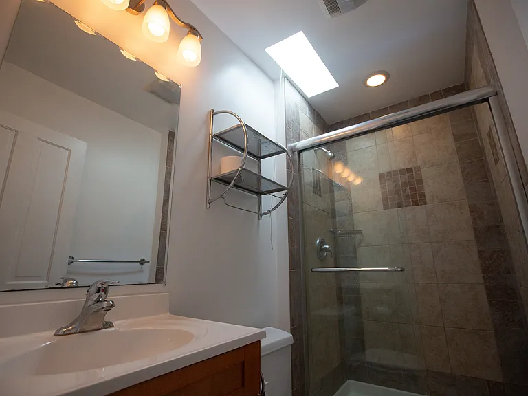 716 Berry St — Photo 16