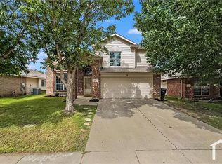 9204 Nightingale Dr, Fort Worth, TX 76123