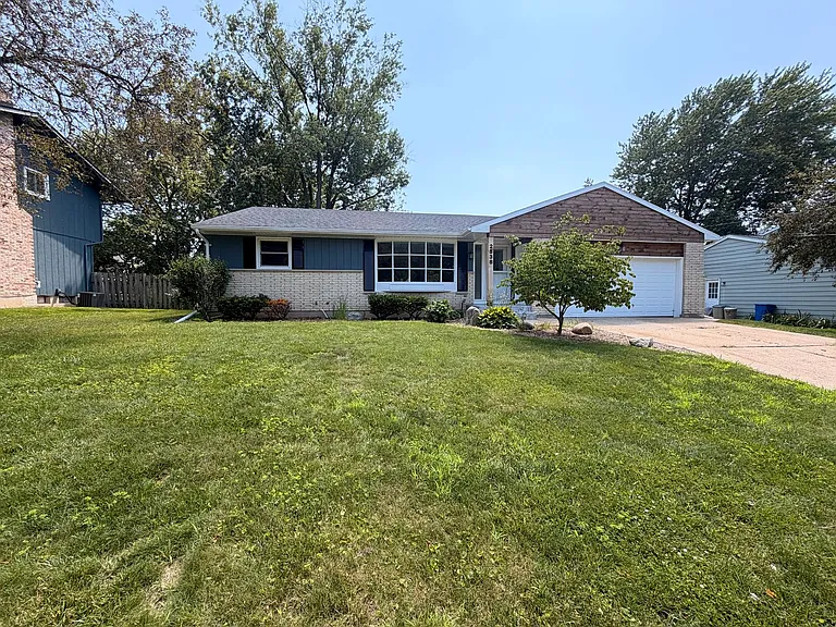 2538 Berwyck Rd SE — Photo 2