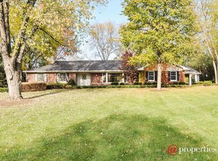 576 Cumnock Rd, Inverness, IL 60067