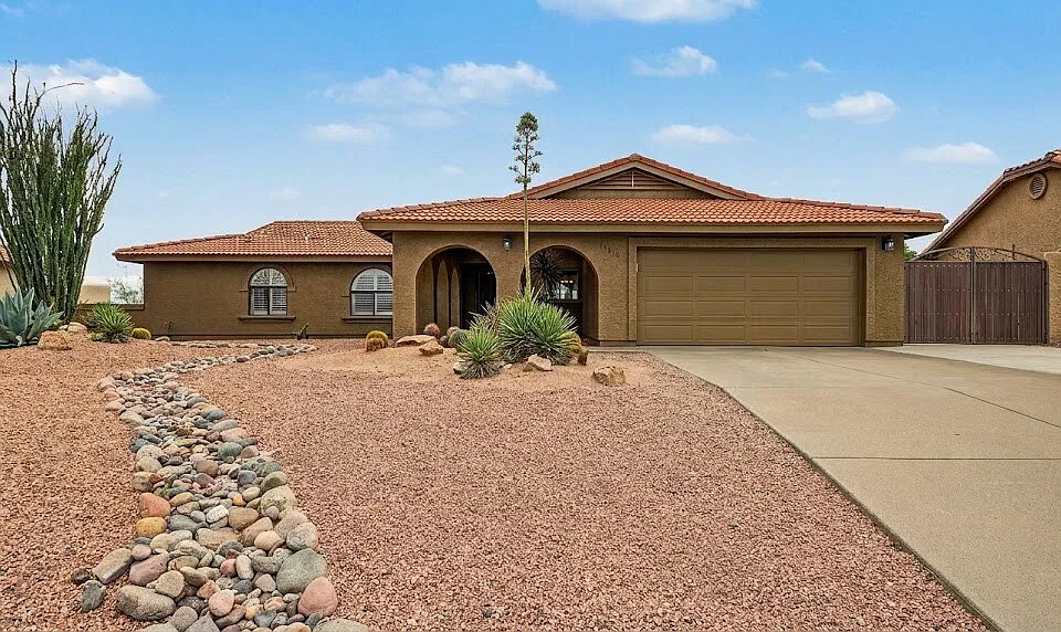15619 E Palisades Blvd