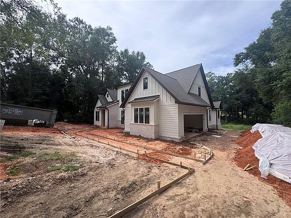 3rd image of 125 Augusta Ct