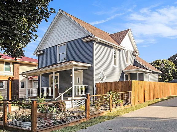 3rd image of 611 W Mishawaka Ave