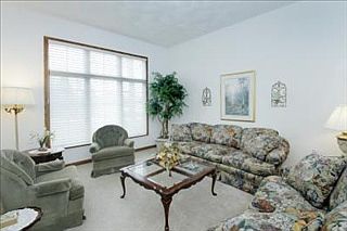 3rd image of 101 Barrington Cir