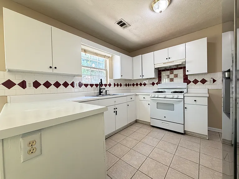 3272 Sentinel Cir — Photo 11