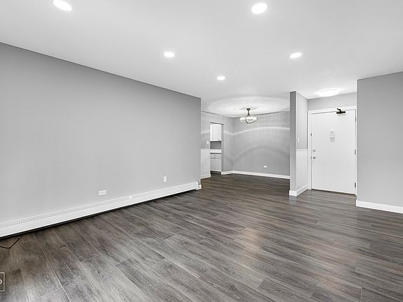 2nd image of 610 Mesa Dr #14105