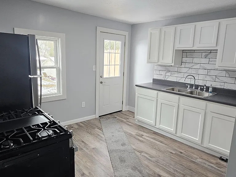 126 W Liberty St #B — Photo 5